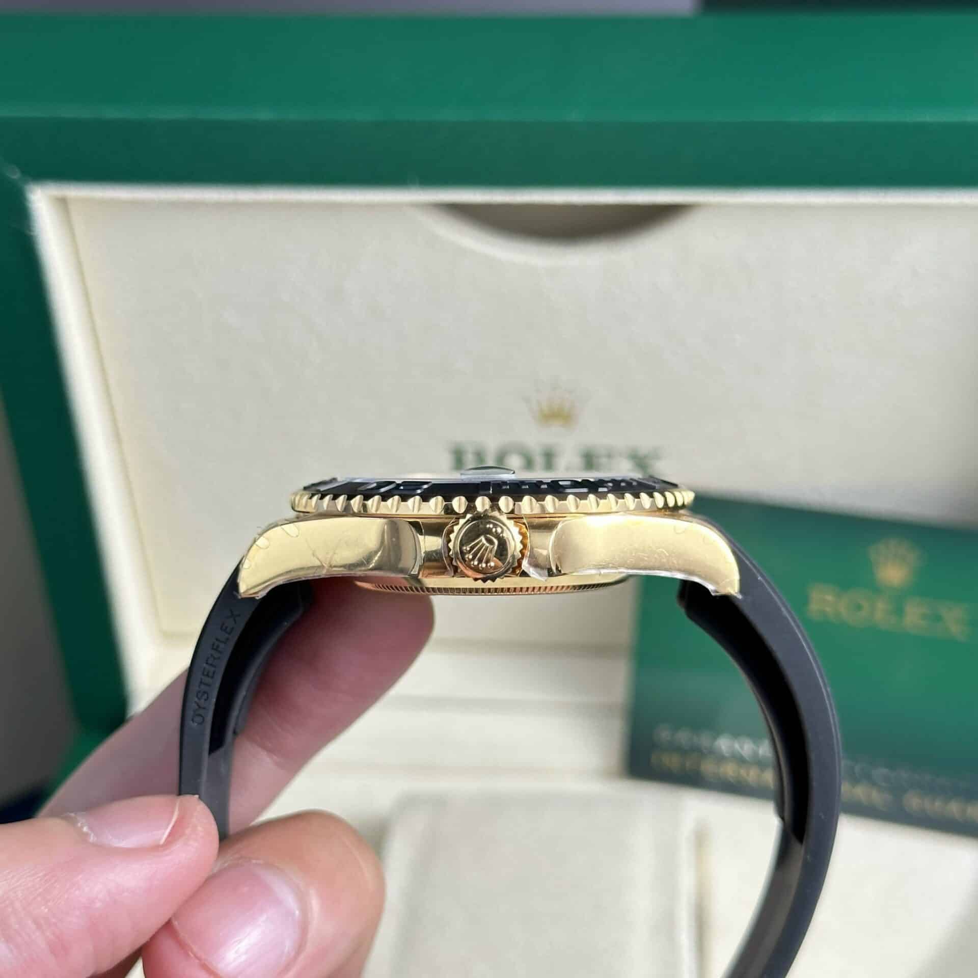 Rolex-Yacht-Master-226658-Yellow-Gold-Oysterflex-8 (2)