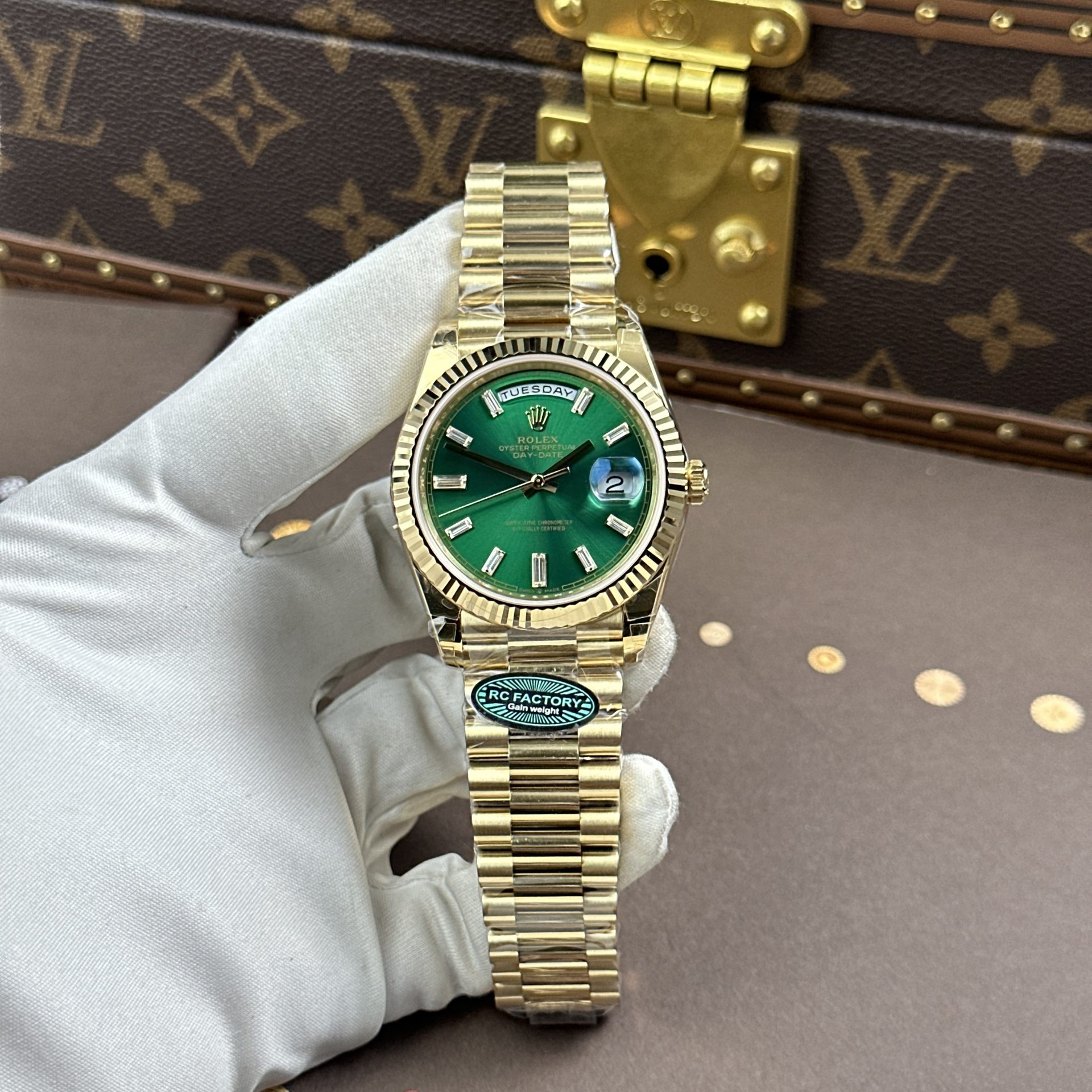 Dong-Ho-Nam-Rolex-Day-Date-Replica-11-Mat-Xanh-La-Bo-Chuyen-Dong-Calibre-3255-Nha-May-RC-40mm-14