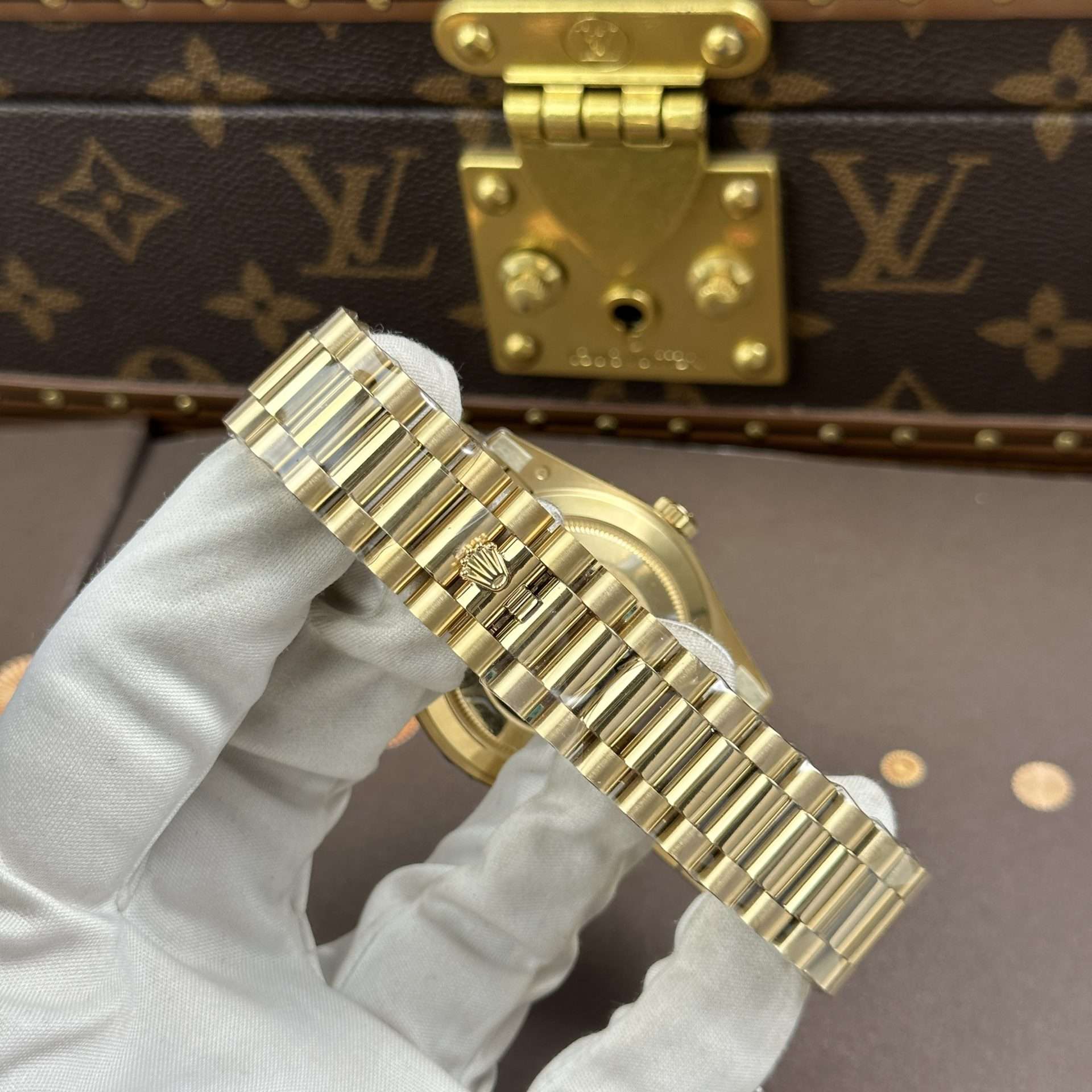 Dong-Ho-Nam-Rolex-Day-Date-Replica-11-Mat-Xanh-La-Bo-Chuyen-Dong-Calibre-3255-Nha-May-RC-40mm-4