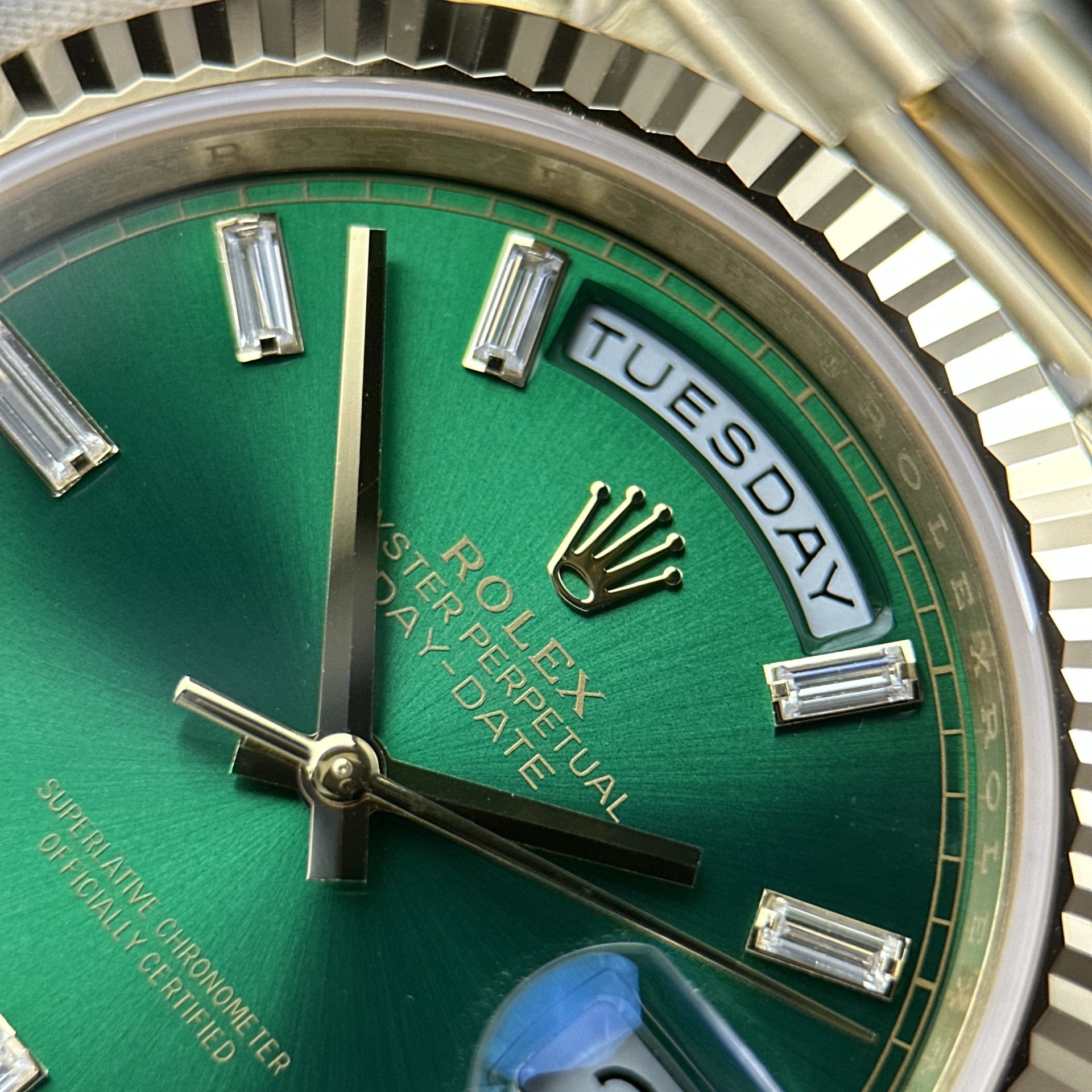 Dong-Ho-Nam-Rolex-Day-Date-Replica-11-Mat-Xanh-La-Bo-Chuyen-Dong-Calibre-3255-Nha-May-RC-40mm-9