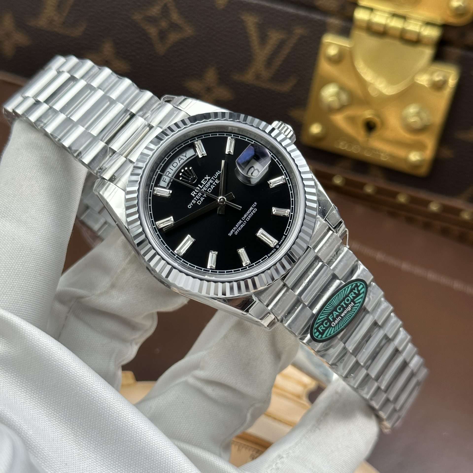 Dong-Ho-Rolex-Day-Date-Che-Tac-Mat-Den-Coc-So-Da-Baguette-Bo-Chuyen-Dong-Calibre-3255-Xuong-RC-40mm-13