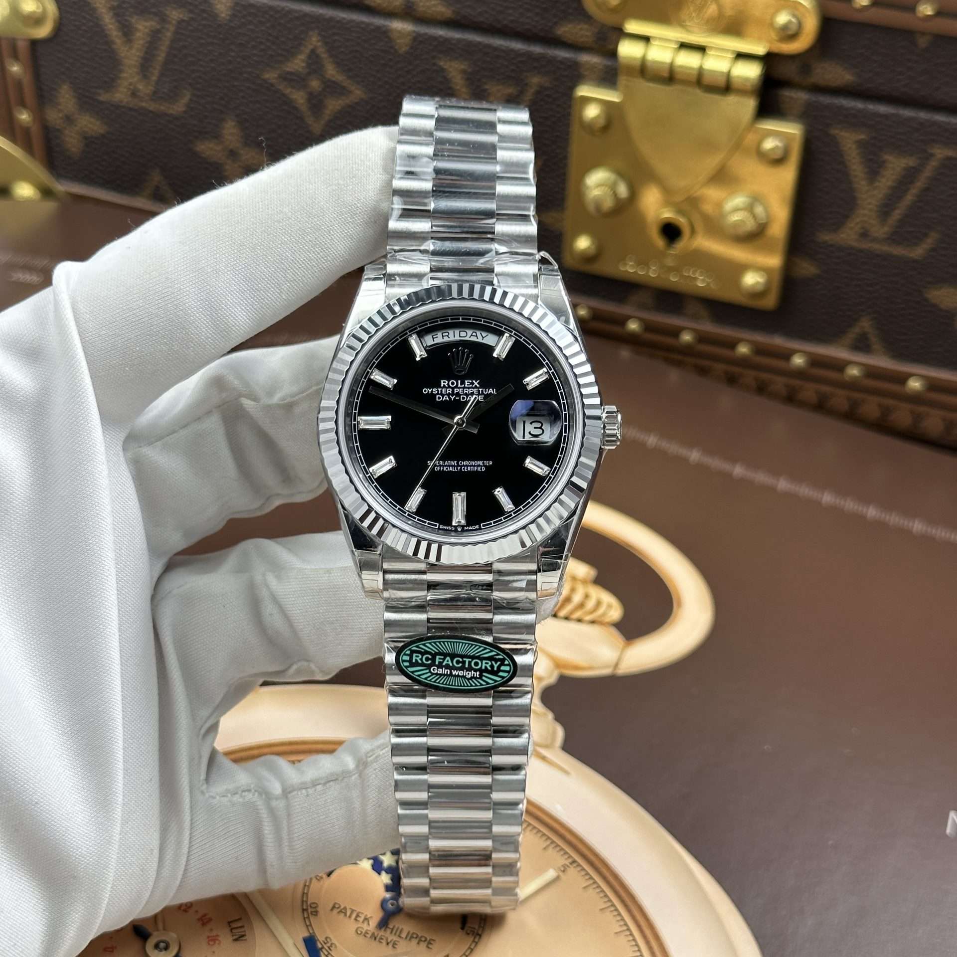 Dong-Ho-Rolex-Day-Date-Che-Tac-Mat-Den-Coc-So-Da-Baguette-Bo-Chuyen-Dong-Calibre-3255-Xuong-RC-40mm-14