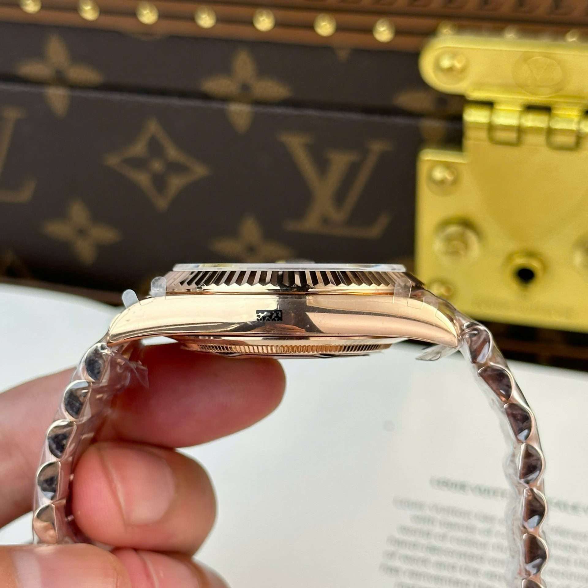 Dong-Ho-Rolex-Day-Date-Rep-11-Ma-Vang-Hong-Mat-Xanh-La-Cay-Nang-186-Grams-Xuong-QF-40mm-5