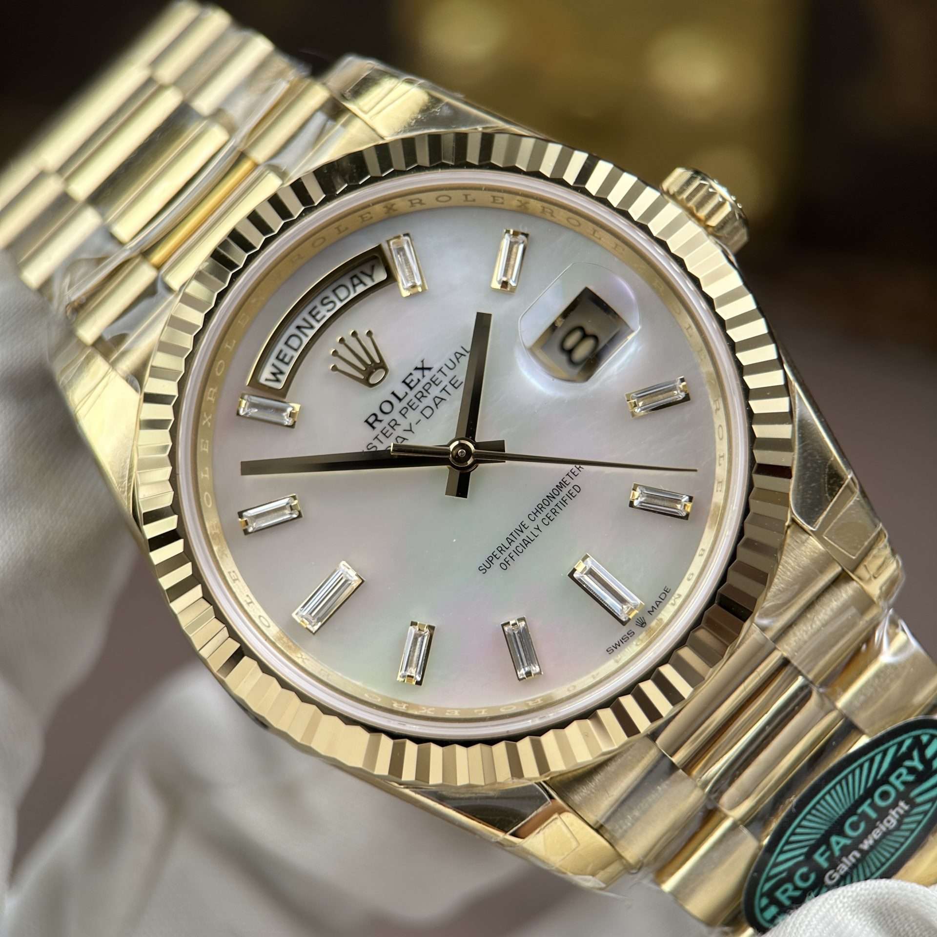 Dong-Ho-Rolex-Day-Date-Rep-11-Mat-Kham-Xa-Cu-Bo-Chuyen-Dong-Calibre-3255-Nha-May-RC-40mm-10