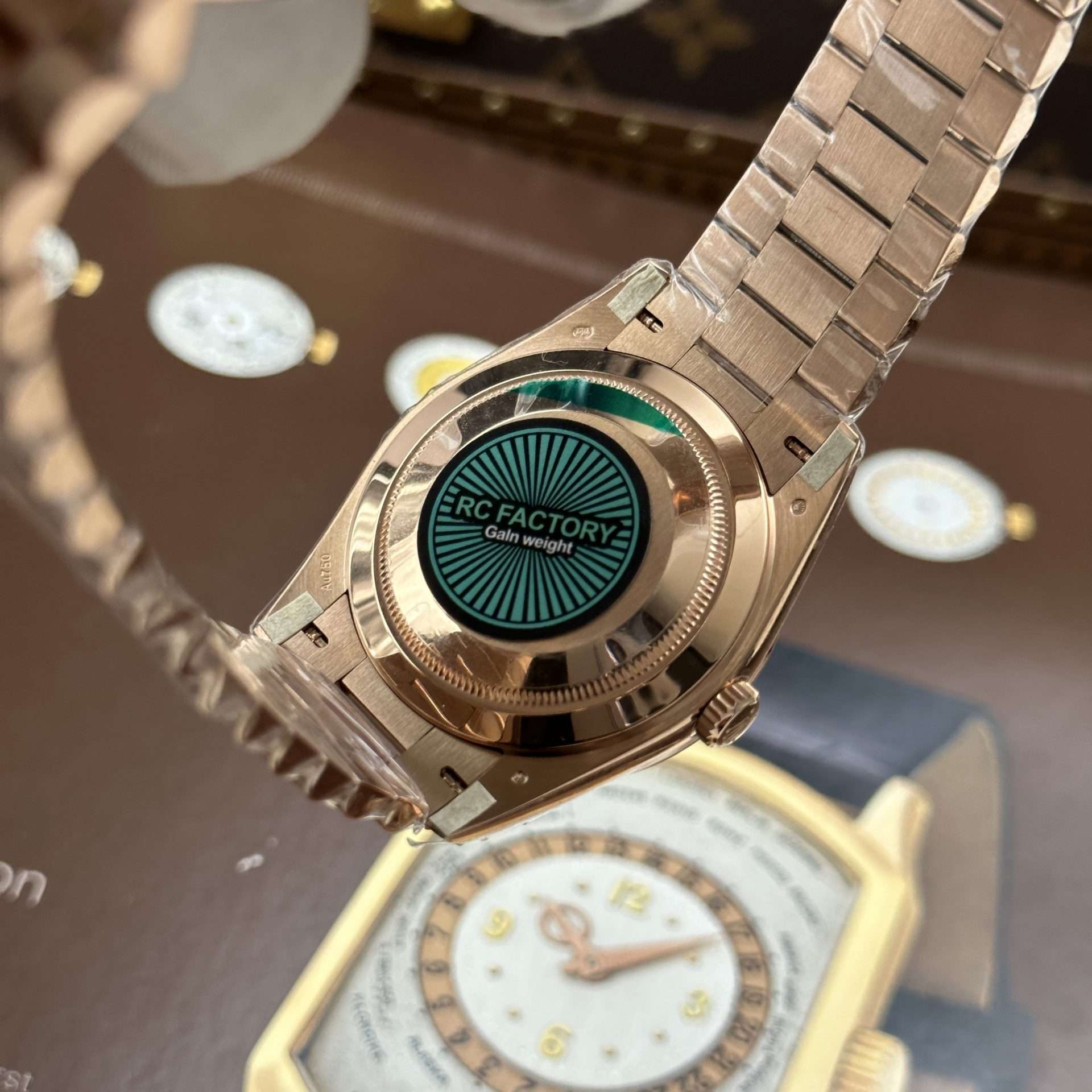 Dong-Ho-Rolex-Day-Date-Replica-11-Mat-Trang-Su-Trong-Luong-212-Gram-Chuan-Auth-Nha-May-RC-40mm-2