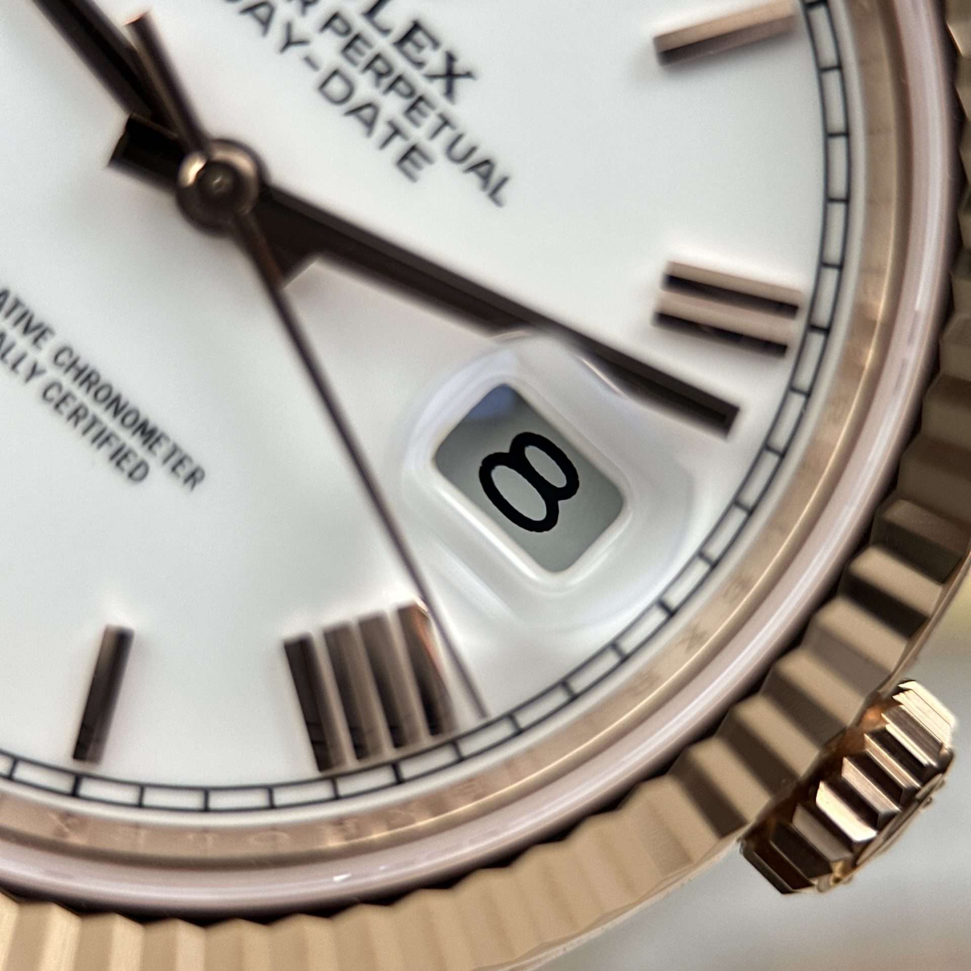 Dong-Ho-Rolex-Day-Date-Replica-11-Mat-Trang-Su-Trong-Luong-212-Gram-Chuan-Auth-Nha-May-RC-40mm-9