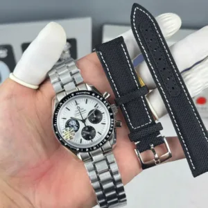 Omega Speedmaster Silver Snoopy Award White Dial Bezel Black 42mm